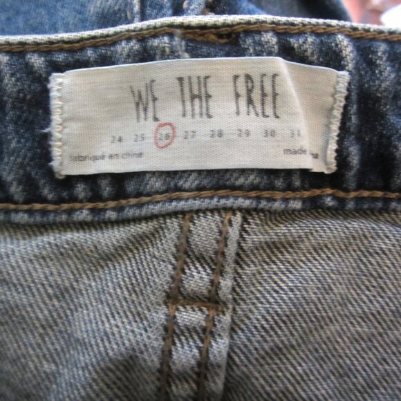Free People We the Free Sz 26 2 EUC Zip It Up Denim Mini Skirt Raw Hem Med Wash - Picture 5 of 7
